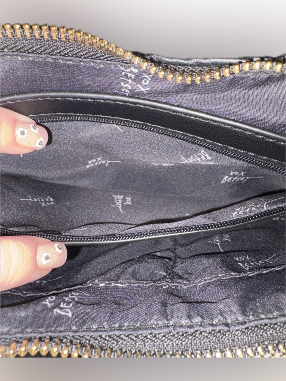 Betsey Johnson Black XONorthy 💎 Quilted Heart Shoulder Bag - Picture 11 of 11